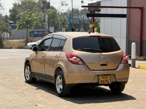 Nissan Tiida 2008 Gold