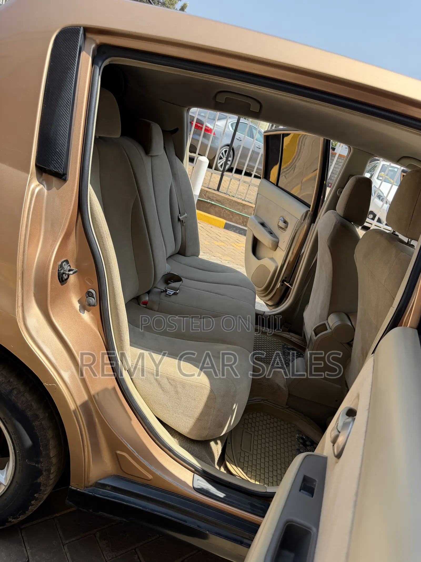 Nissan Tiida 2008 Gold