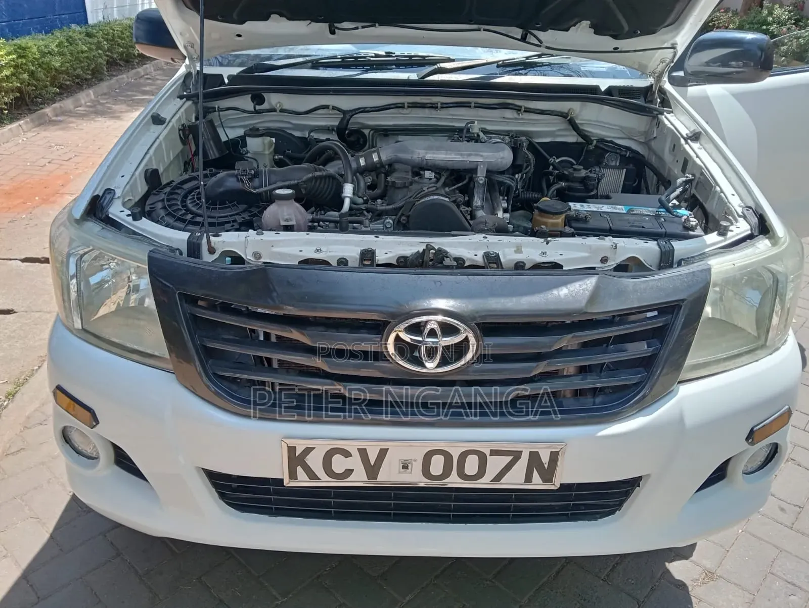 Toyota Hilux 2.5 D-4D SRX 2012 Off white