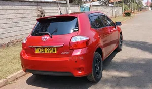Toyota Auris 2011 Red