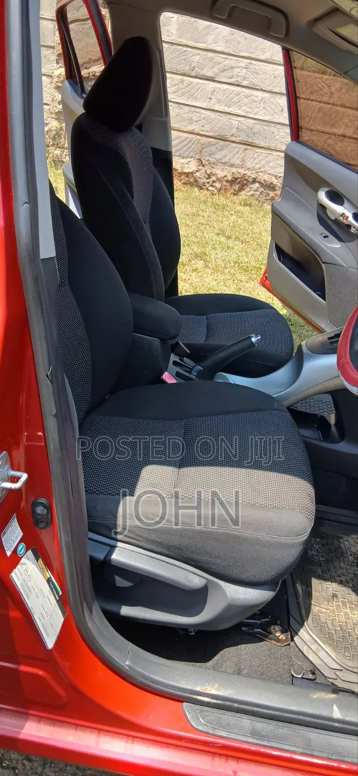 Toyota Auris 2011 Red