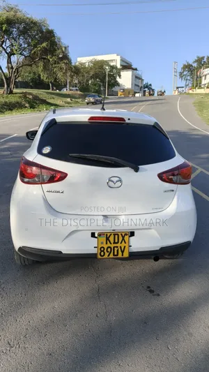 Mazda 2 2019 White