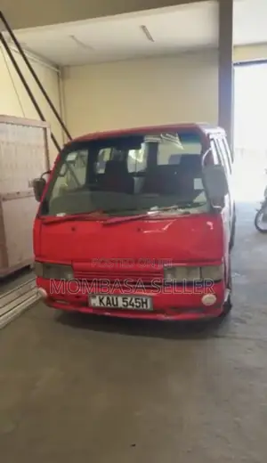 Nissan Caravan (Urvan) 2006 Red