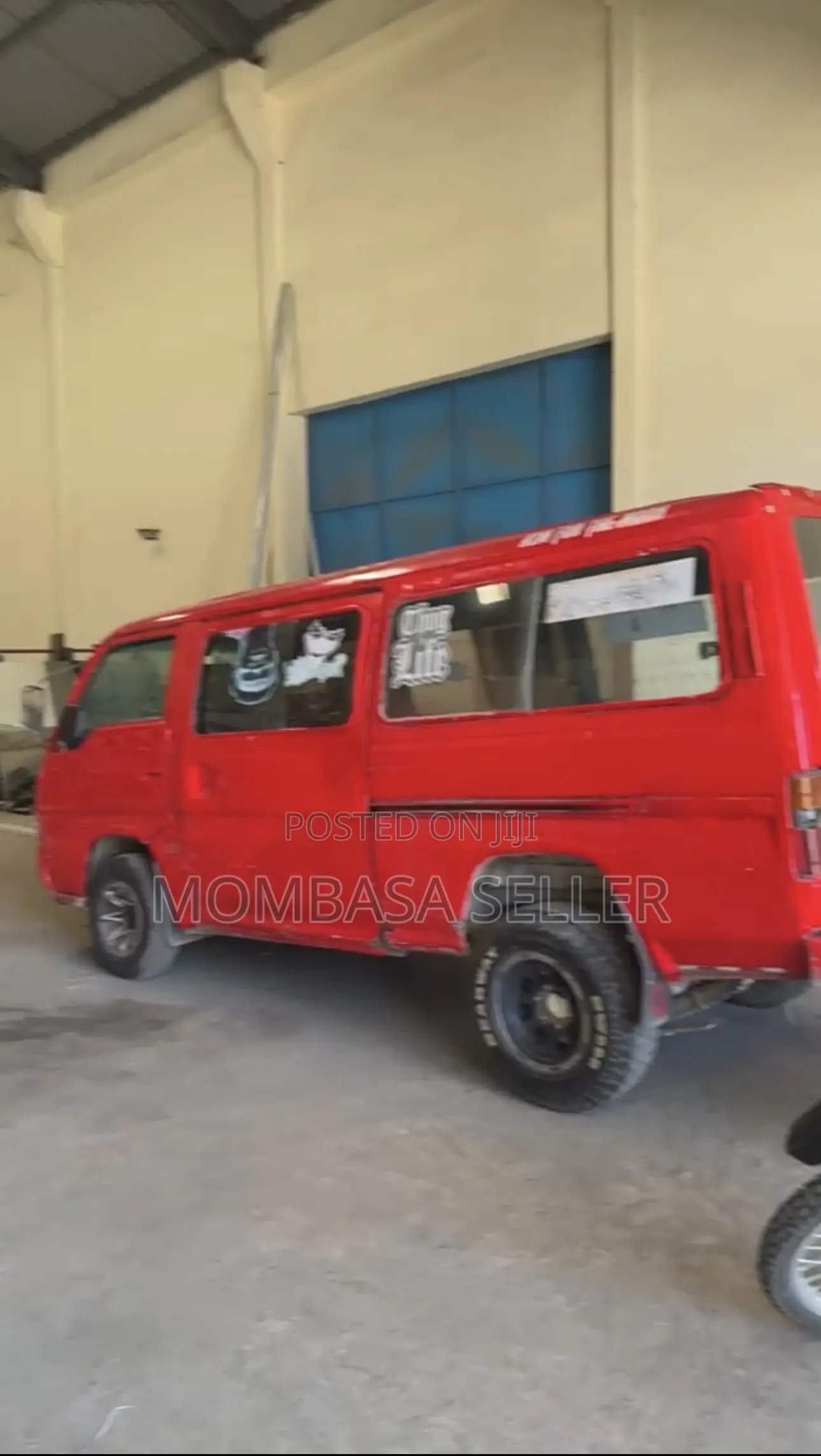 Nissan Caravan (Urvan) 2006 Red
