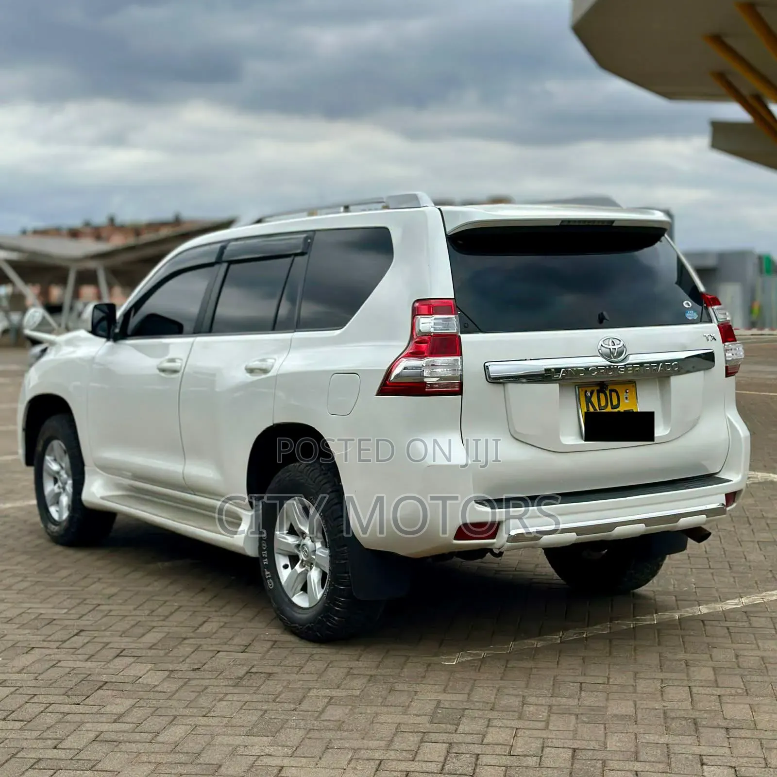 Toyota Land Cruiser Prado 2014 White