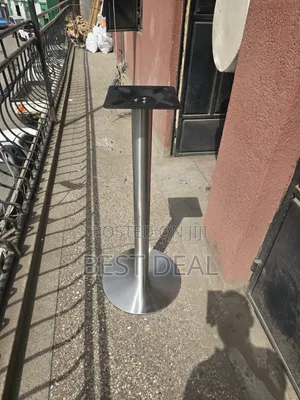 Round Table Stand