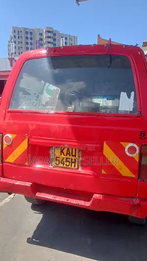 Nissan Caravan (Urvan) 2006 Red