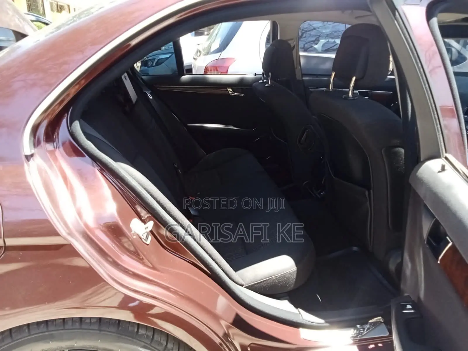 Mercedes-Benz C200 2009 Maroon