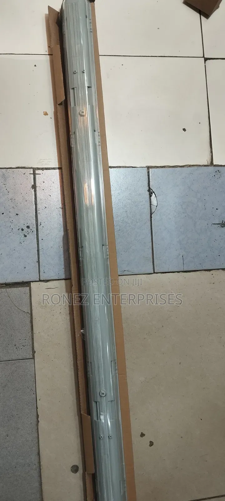 Weather Proof Single 4ft Fitting