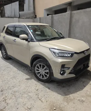 Toyota Raize 2019 Gold
