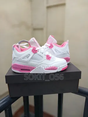 Nike Air Jordan 4 Retro Sneakers