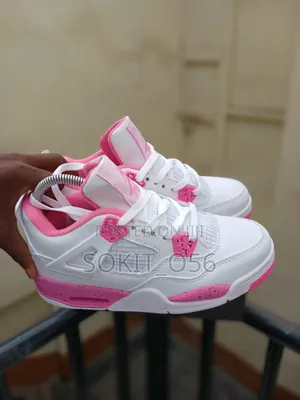 Nike Air Jordan 4 Retro Sneakers
