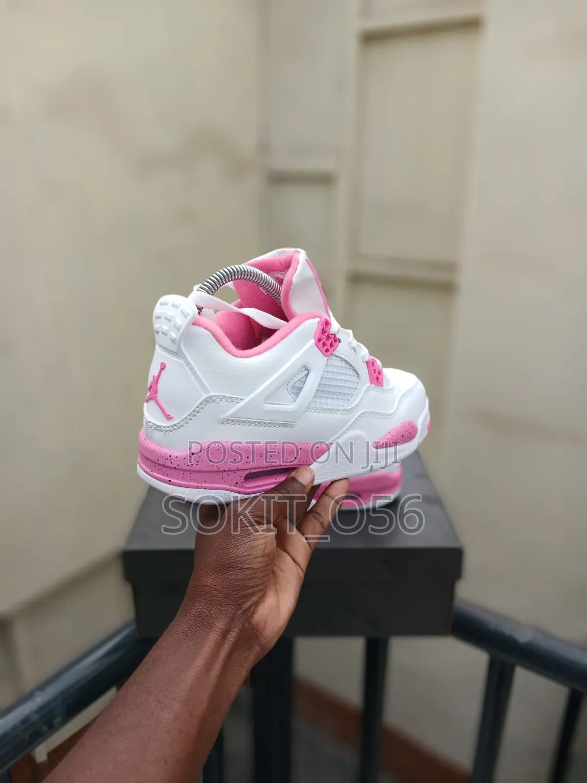 Nike Air Jordan 4 Retro Sneakers