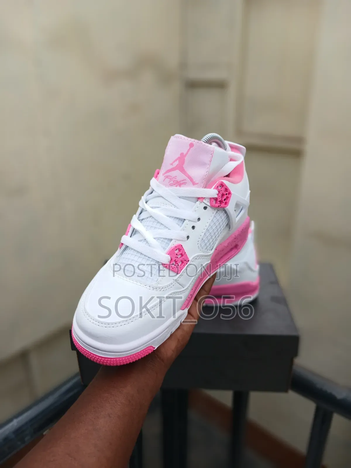 Nike Air Jordan 4 Retro Sneakers