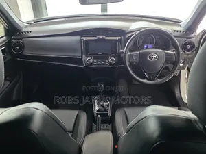 Toyota Corolla Fielder 1.5 Petrol FWD 2019 Pearl