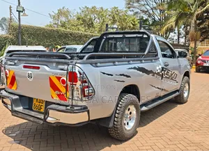 Toyota Hilux 2017 Silver
