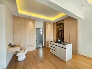 5bdrm Apartment in Spring Valley for sale