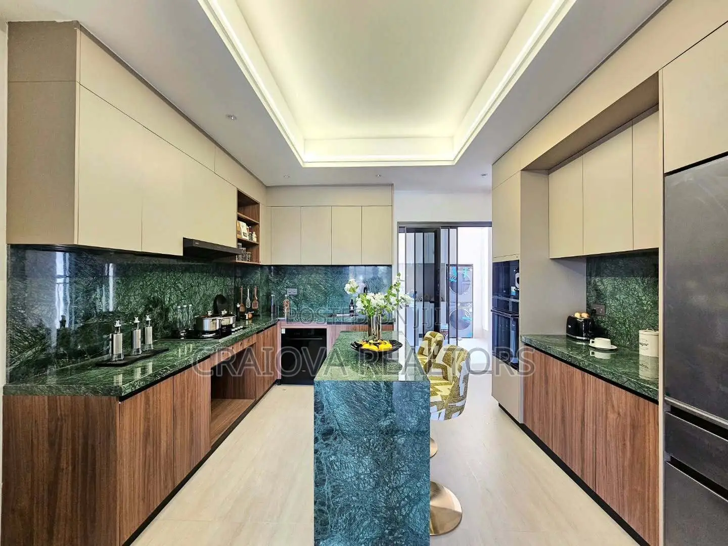 5bdrm Apartment in Spring Valley for sale