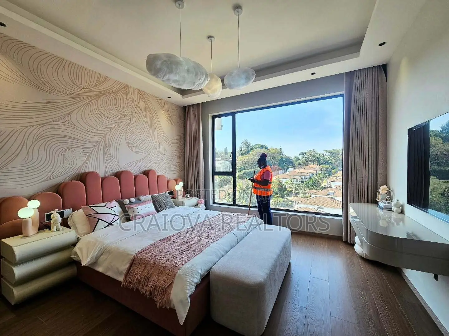 5bdrm Apartment in Spring Valley for sale