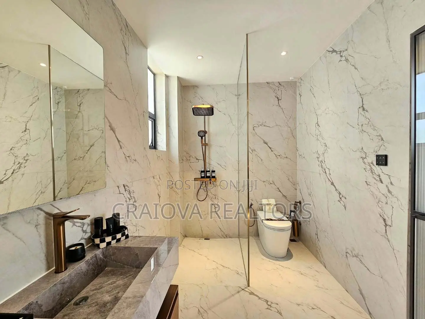 5bdrm Apartment in Spring Valley for sale