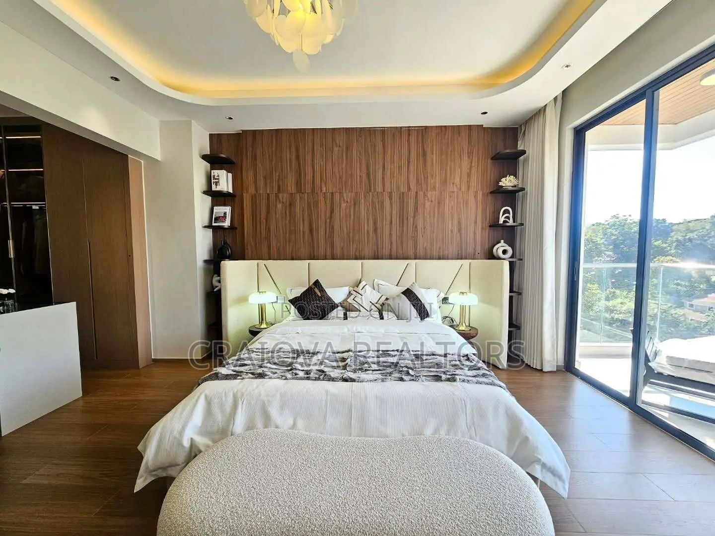 5bdrm Apartment in Spring Valley for sale