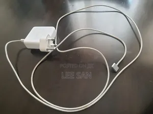 Original Apple MacBook Pro 67W Charger