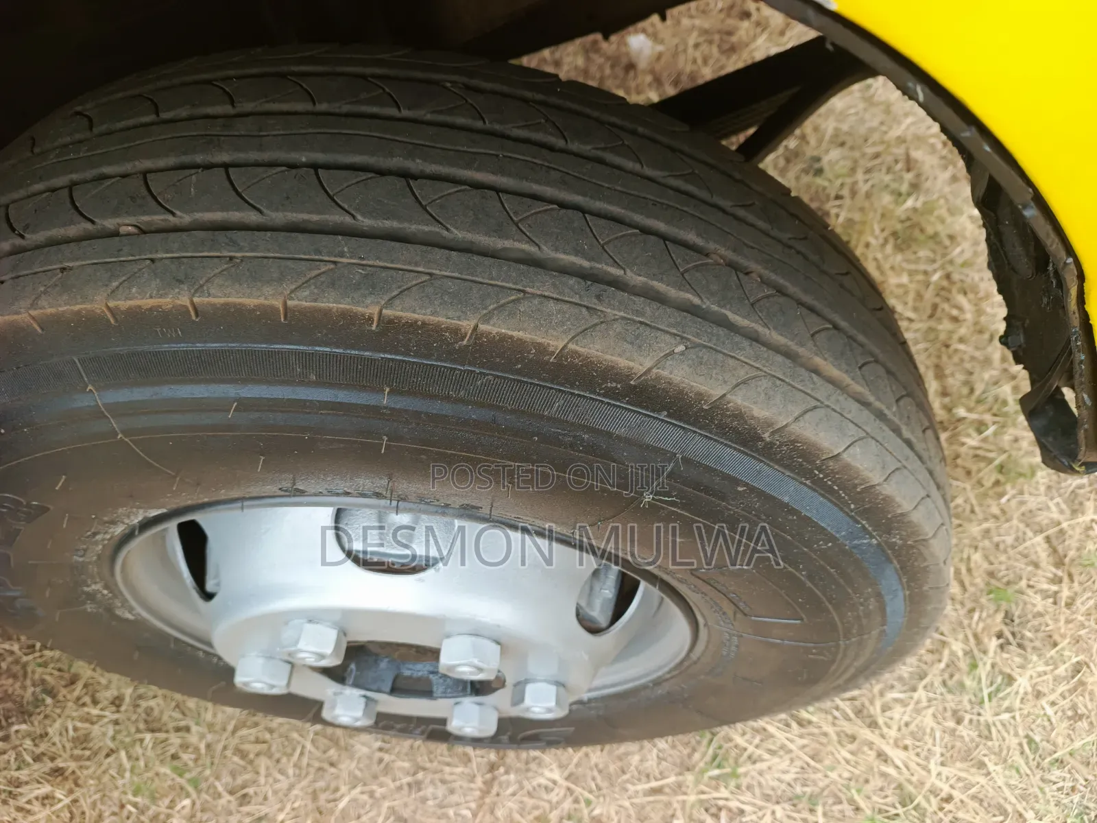 Isuzu NQR 2016 Yellow