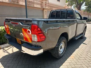 Toyota Hilux 2018 Brown