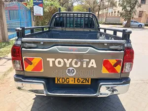 Toyota Hilux Revo Double Cab Deisel 2.4 AWD 2020 Gray