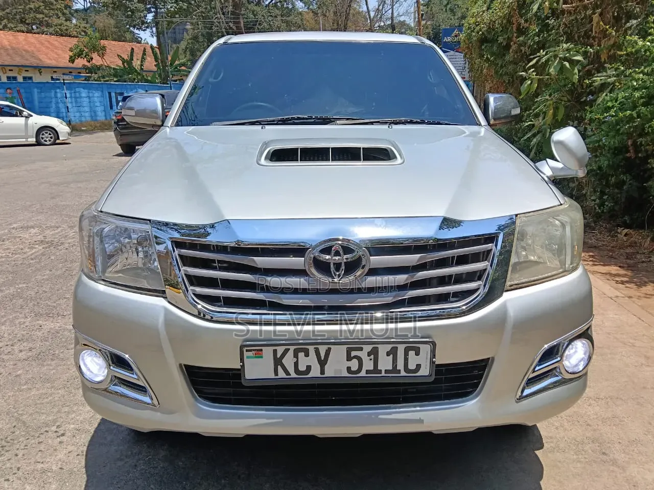 Toyota Hilux 3.0 D-4D 4x4 2013 Gold