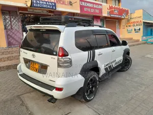 Toyota Land Cruiser 2007 White