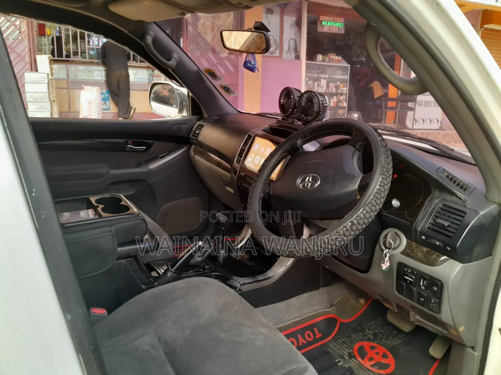 Toyota Land Cruiser 2007 White