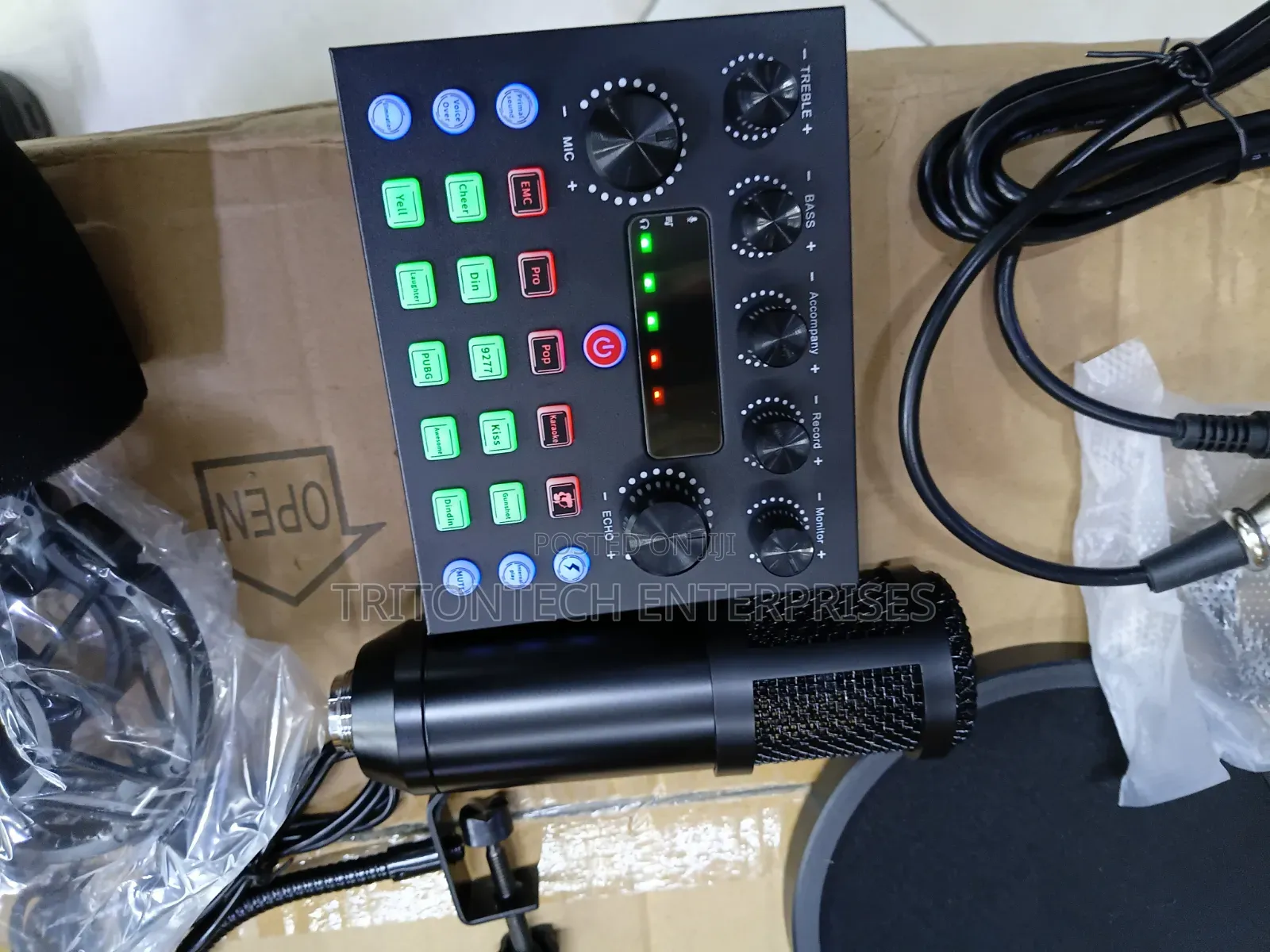 4-in-1 Creator Pack: BM-800 Studio Microphone V10 Voice Changer