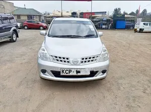 Nissan Tiida 2010 Silver
