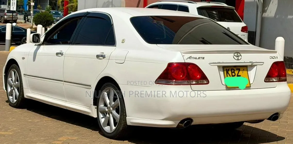 Toyota Crown 2007 White