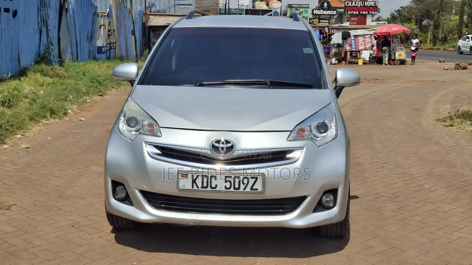 Toyota Ractis 1.5 FWD 2014 Silver