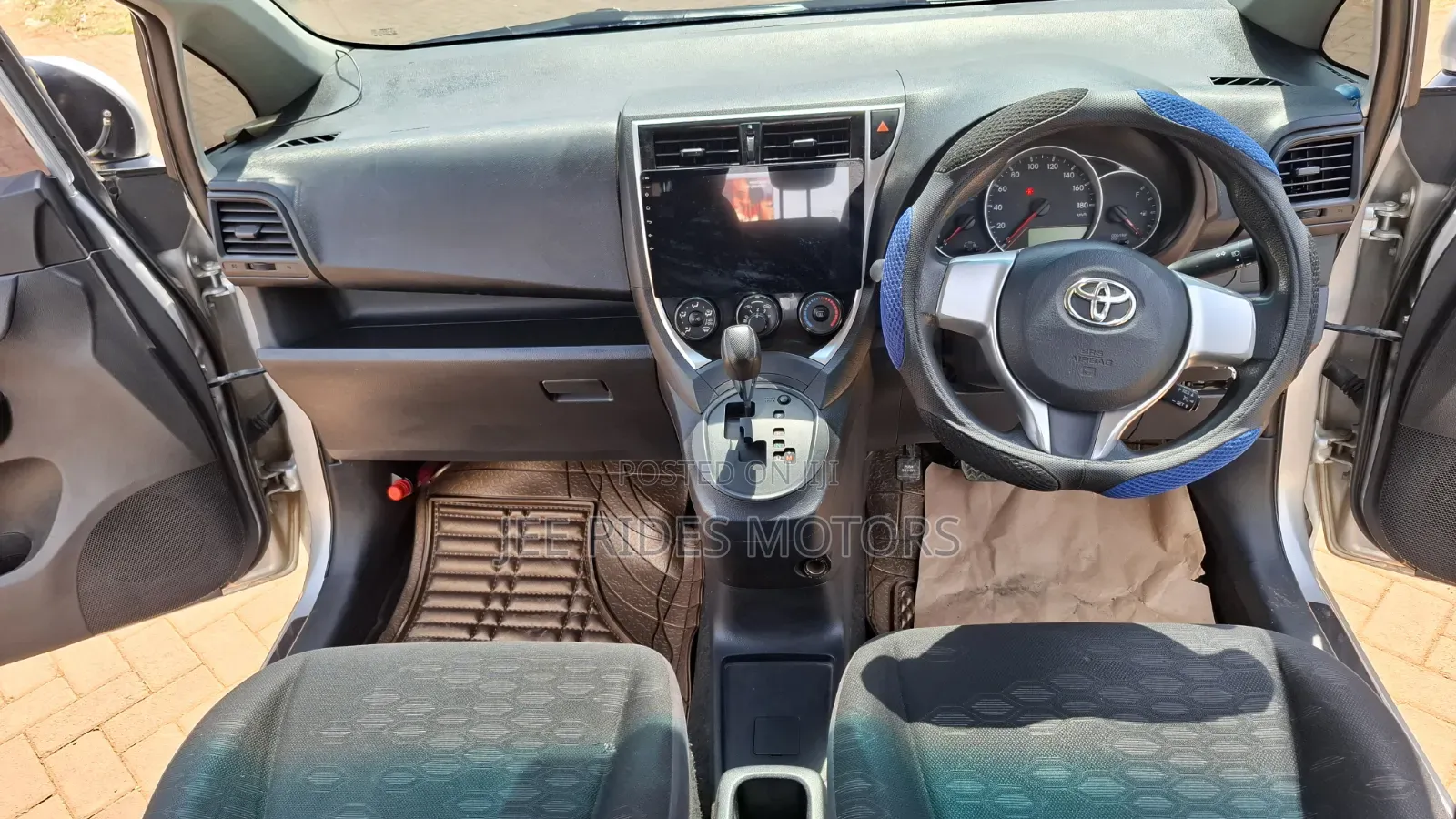 Toyota Ractis 1.5 FWD 2014 Silver