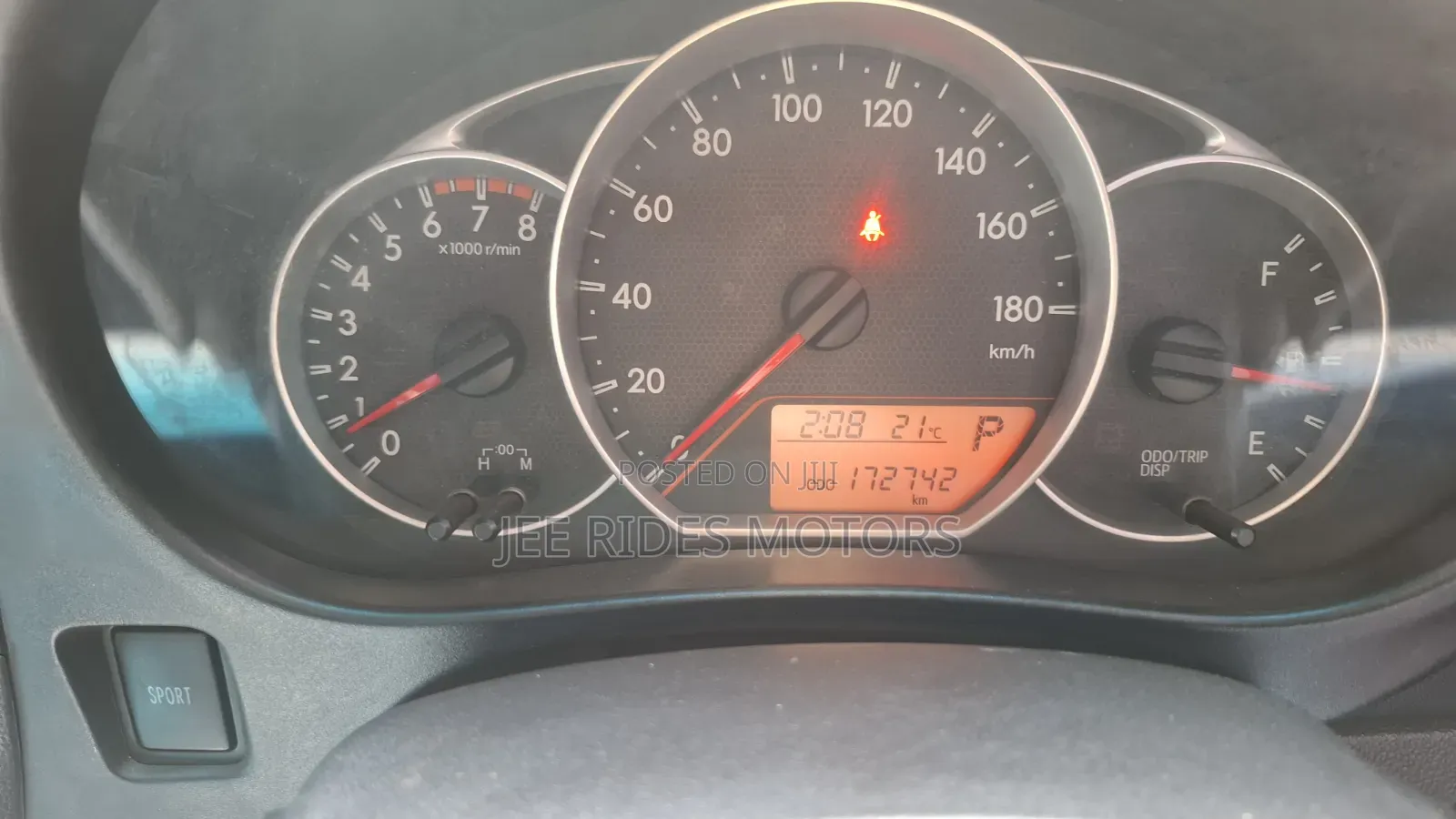 Toyota Ractis 1.5 FWD 2014 Silver