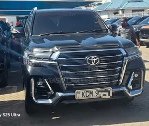 Toyota Land Cruiser 2010 Black