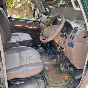 Toyota Land Cruiser 2014 Green