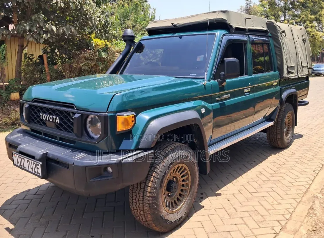 Toyota Land Cruiser 2014 Green