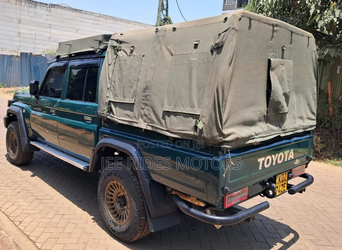 Toyota Land Cruiser 2014 Green