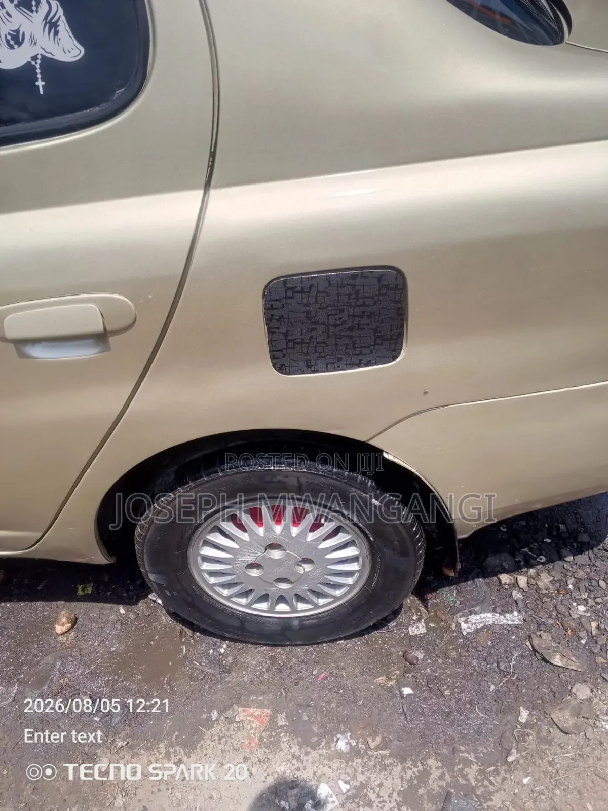 Toyota Platz 2000 Gold