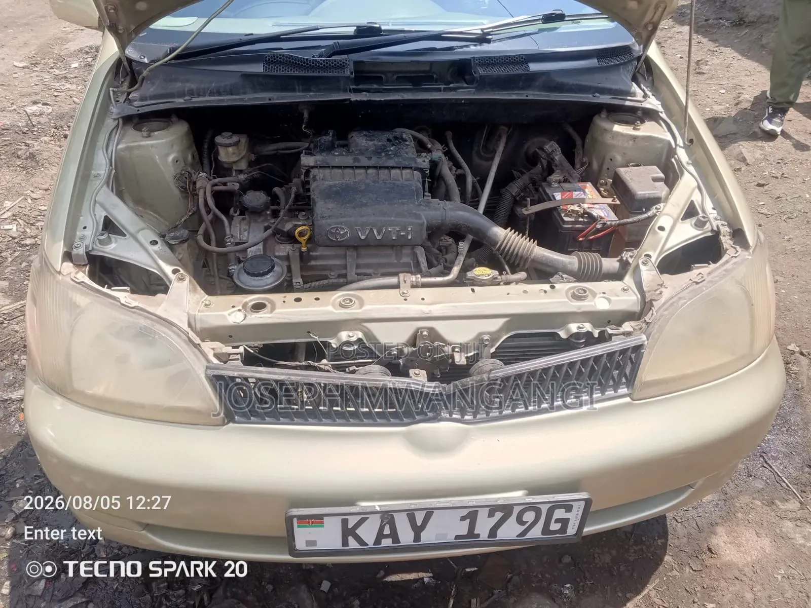 Toyota Platz 2000 Gold