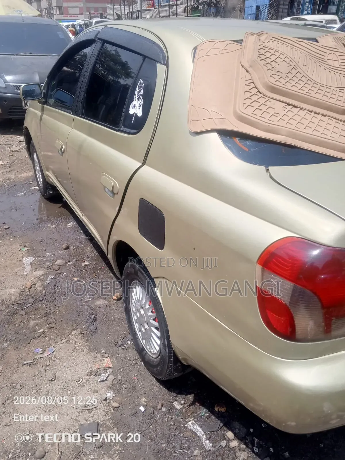 Toyota Platz 2000 Gold