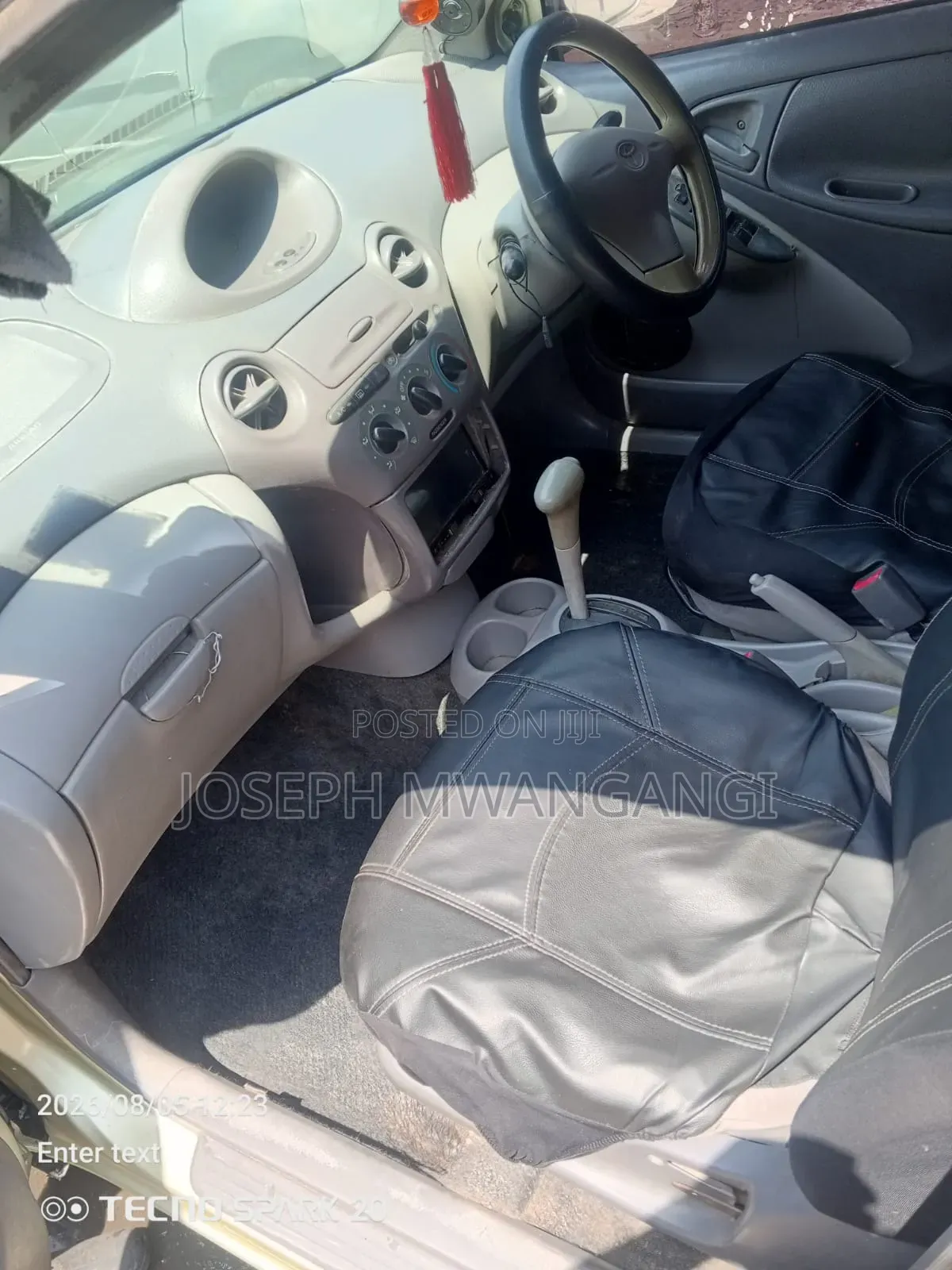 Toyota Platz 2000 Gold