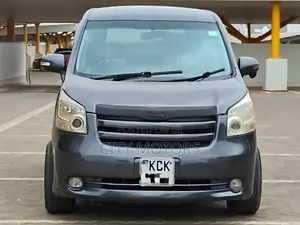 Toyota Noah 2009 Gray