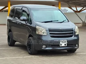 Toyota Noah 2009 Gray