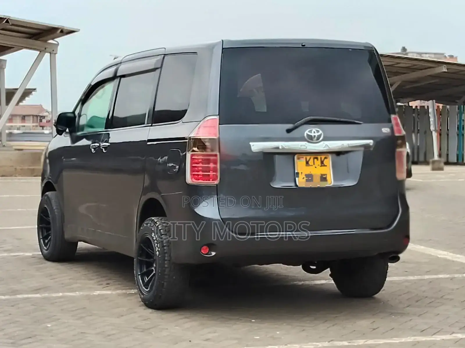 Toyota Noah 2009 Gray