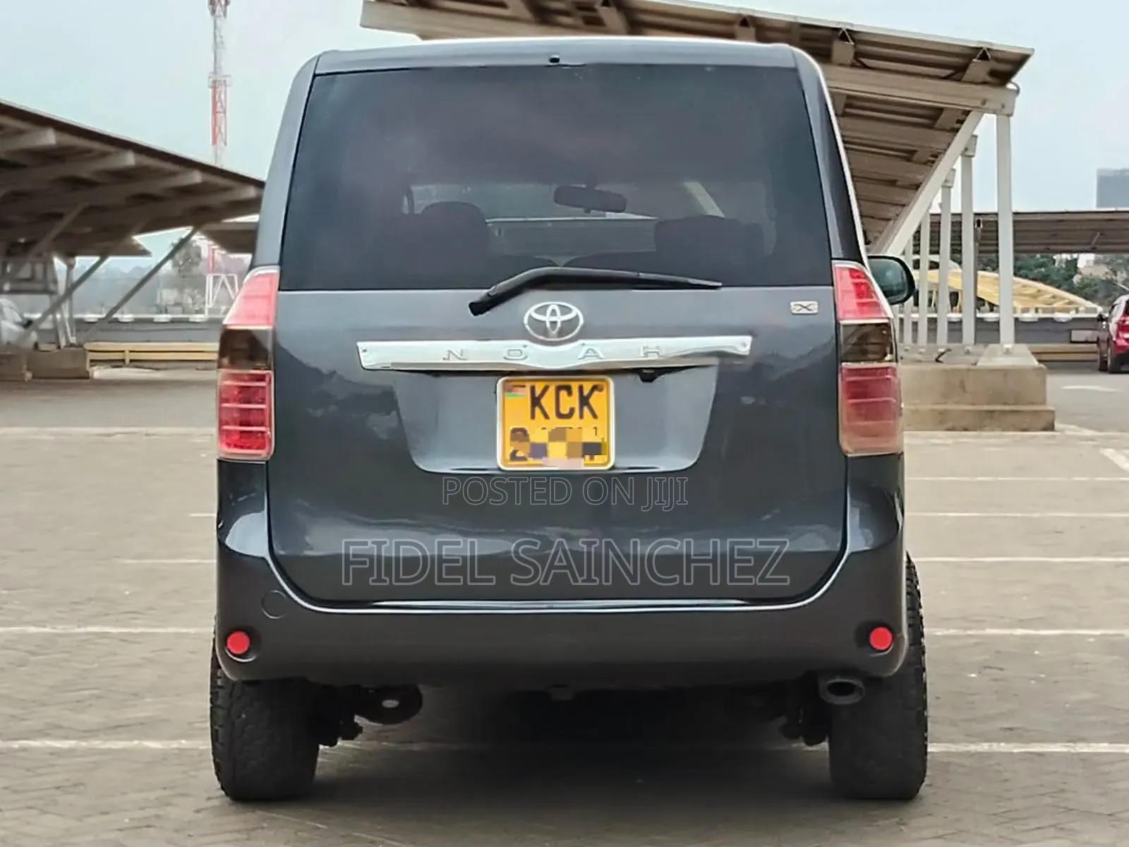 Toyota Noah 2009 Gray